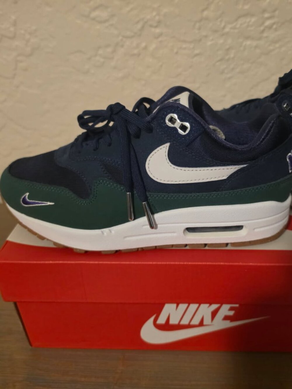 W Nike Air Max 1 '87 QS Size 6.5